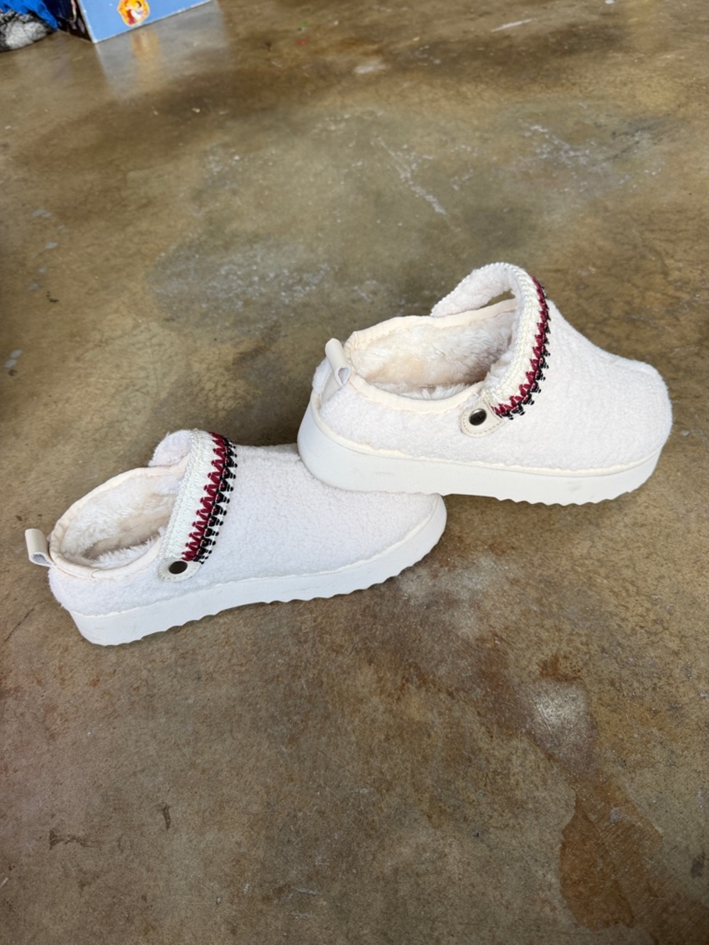 Matisse Cream Plush Slip-On Clog with Maroon Trim